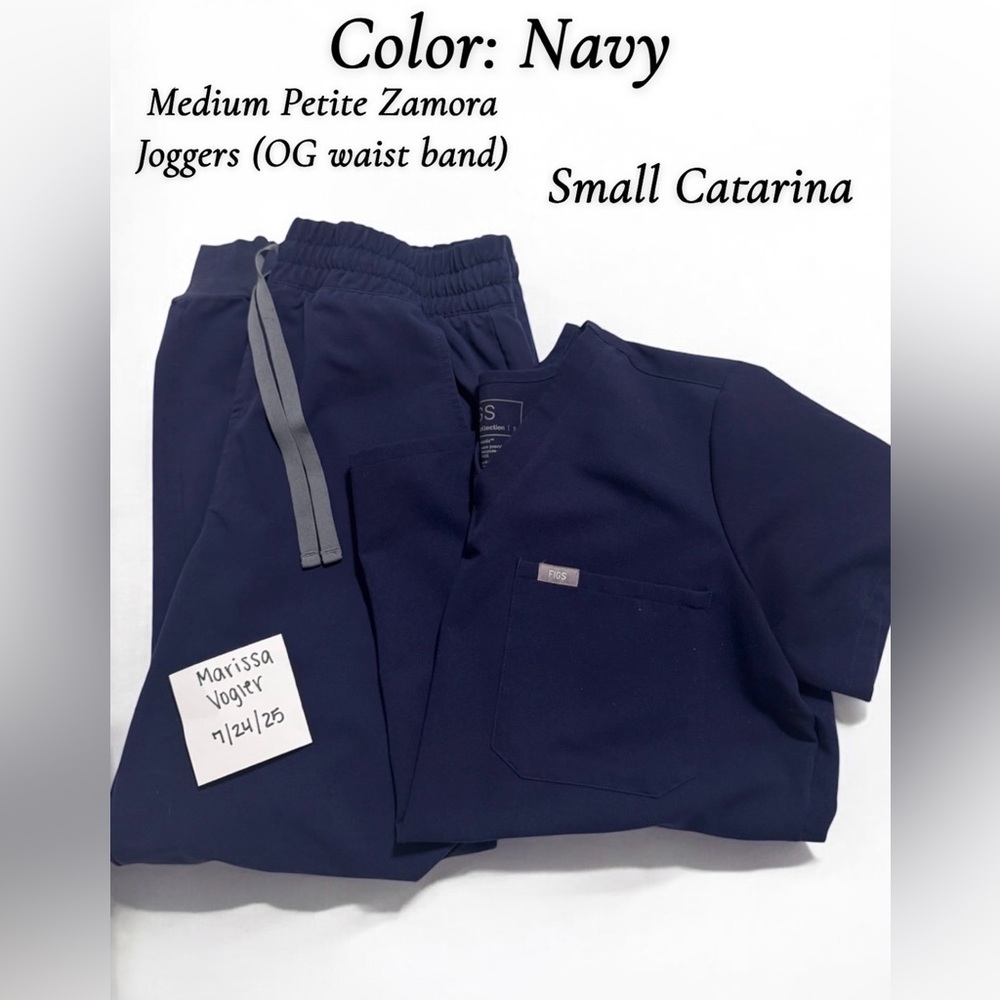 Figs navy scrub set